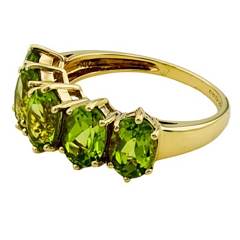 9ct Gold Peridot 5 Stone Ring size O